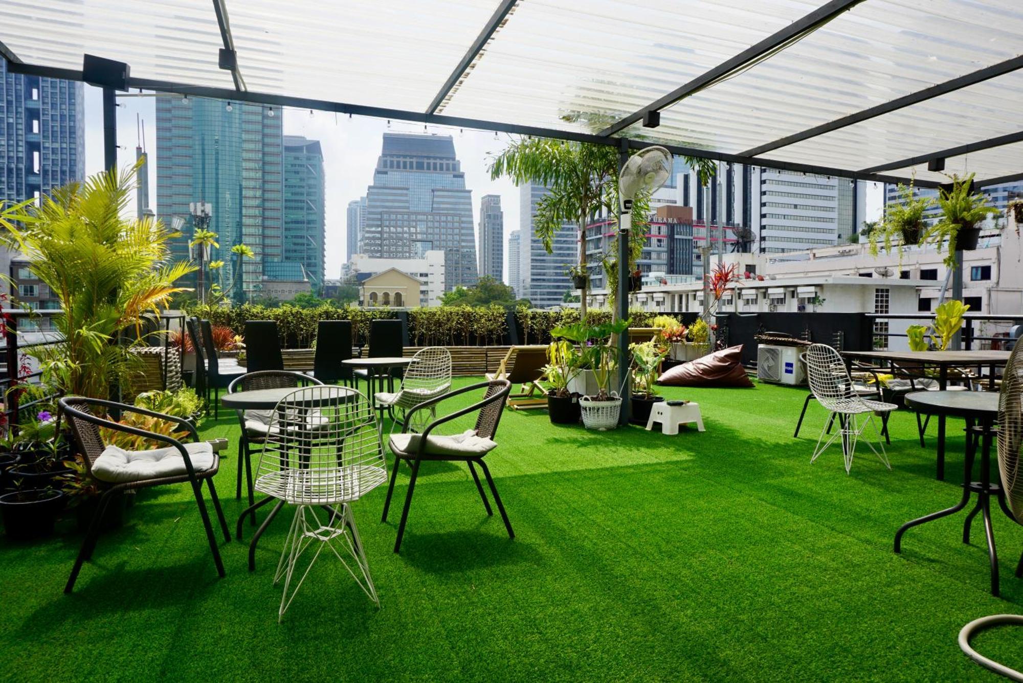 Silom Soi 3 Hash Apartment Hip And Funky With Rooftop View Bangkok Bagian luar foto