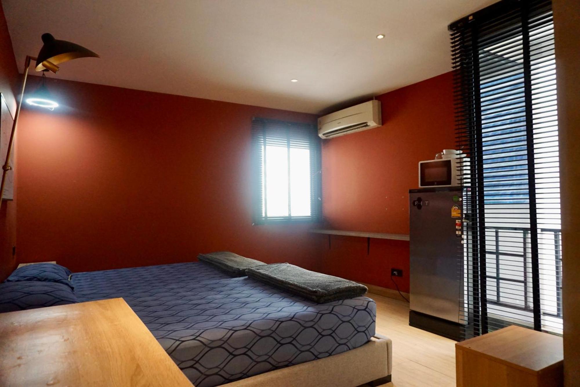 Silom Soi 3 Hash Apartment Hip And Funky With Rooftop View Bangkok Bagian luar foto