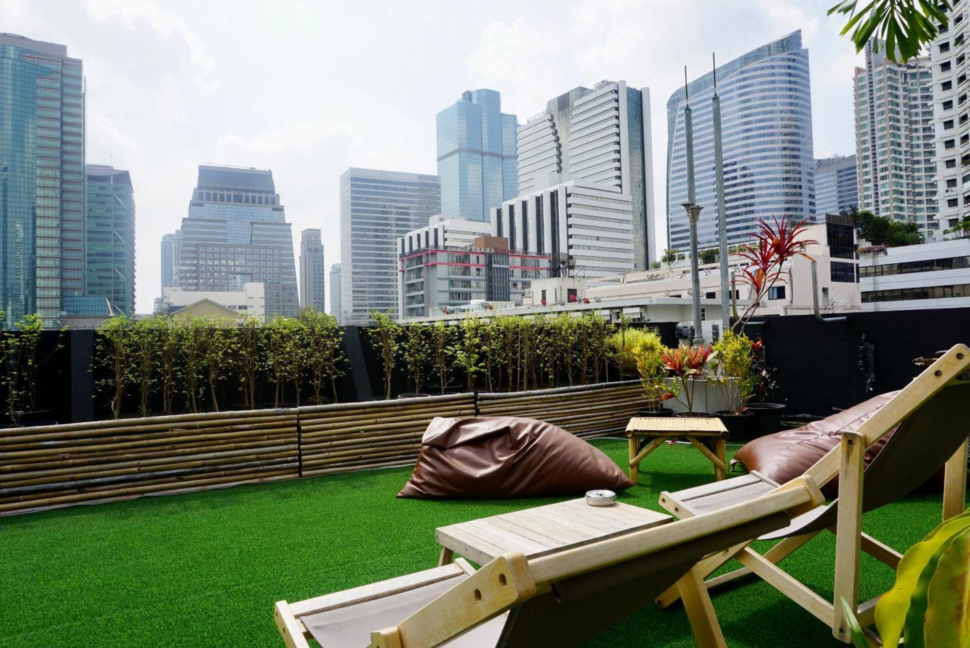 Silom Soi 3 Hash Apartment Hip And Funky With Rooftop View Bangkok Bagian luar foto