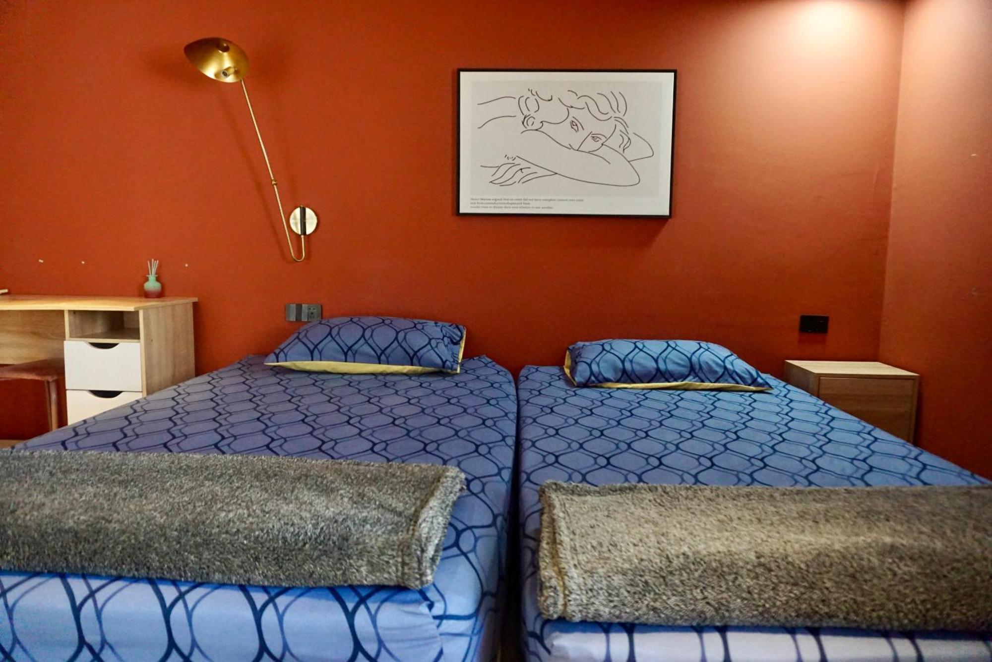Silom Soi 3 Hash Apartment Hip And Funky With Rooftop View Bangkok Bagian luar foto